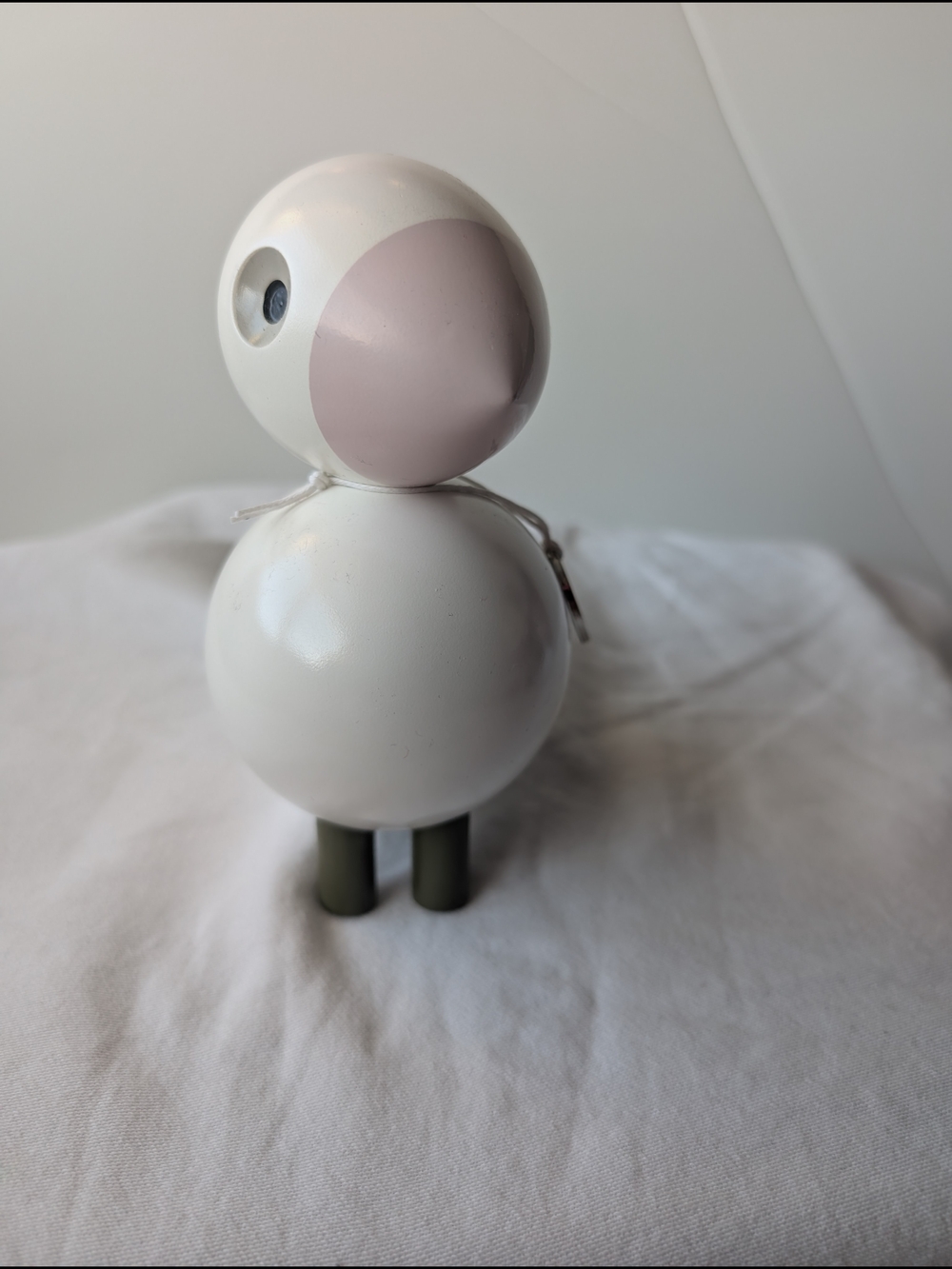 Kay Bojesen Denmark Love Songbird Painted Wood Bird Figurine in White and Pink - Picture 7 of 12